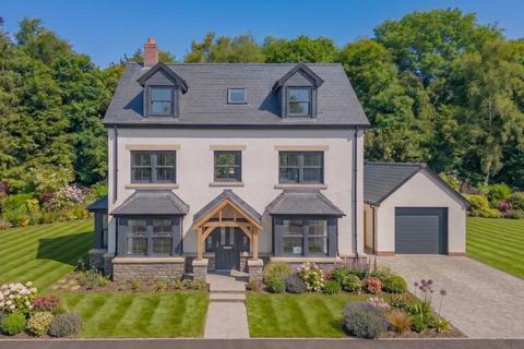 undefined, Gwladus Gardens, Raglan