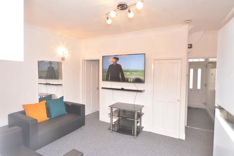 2 bedroom terraced house for sale, Wedderburn Road, Barking IG11