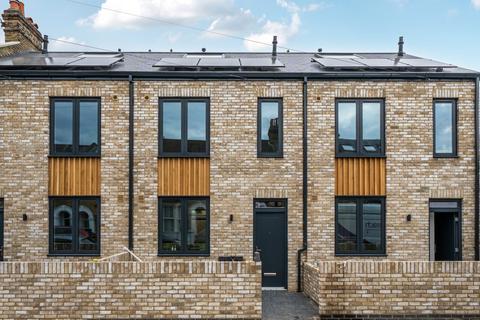 Pellatt Road, East Dulwich, London, SE22