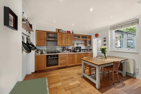 3 bedroom terraced house for sale, Queen Margarets Grove, Islington, London, N1