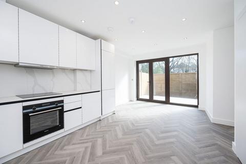 4 bedroom house for sale, 60 Larkshall Road, London E4