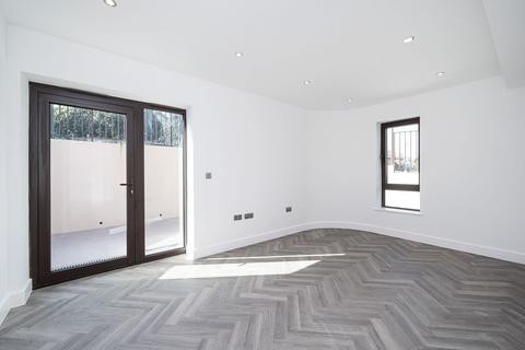 4 bedroom house for sale, 60 Larkshall Road, London E4