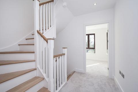 4 bedroom house for sale, 60 Larkshall Road, London E4