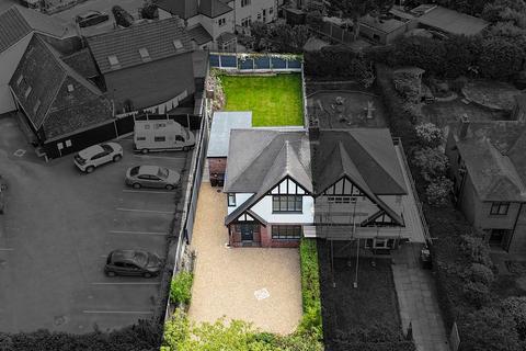 4 bedroom semi-detached house for sale, Halls Road, Biddulph