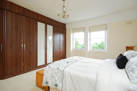 2 bedroom flat for sale, Leyland Road, Lee, London, SE12