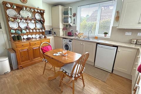 3 bedroom detached bungalow for sale, Alexandra Road, Abergavenny