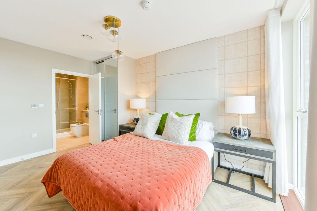 Master bedroom, en suite