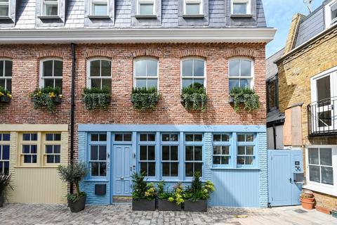 Lexham Mews, Kensington, W8