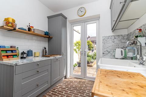 2 bedroom terraced house for sale, Velder Avenue, Southsea