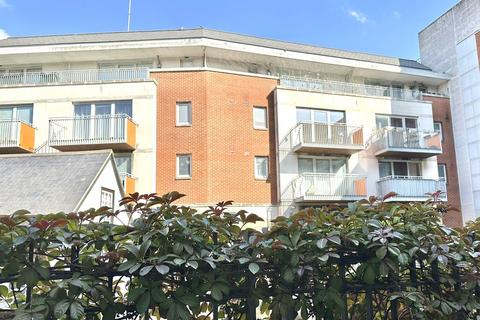 The Oaks Square, Epsom