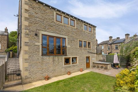 4 bedroom detached house for sale, Cross Bank Street, Mirfield WF14