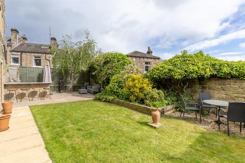 4 bedroom detached house for sale, Cross Bank Street, Mirfield WF14