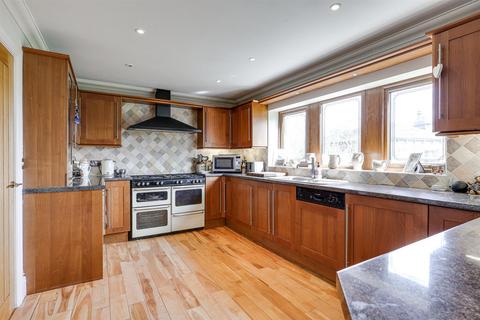 4 bedroom detached house for sale, Cross Bank Street, Mirfield WF14