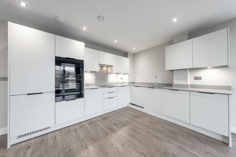 3 bedroom flat for sale, Junction Court, Watford WD17