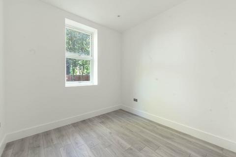 3 bedroom flat for sale, 102 West End Lane, Pinner HA5