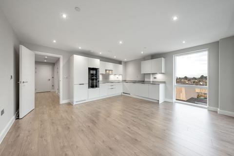 3 bedroom flat for sale, Junction Court, Watford WD17