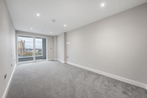 3 bedroom flat for sale, Junction Court, Watford WD17