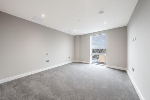 3 bedroom flat for sale, Junction Court, Watford WD17