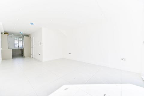 3 bedroom house for sale, 3 Kingswood Way, South Croydon CR2