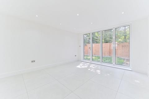 3 bedroom house for sale, 3 Kingswood Way, South Croydon CR2