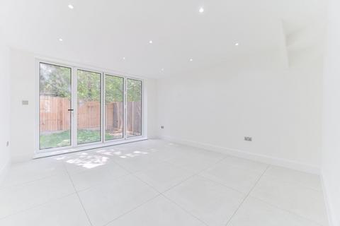 3 bedroom house for sale, 3 Kingswood Way, South Croydon CR2