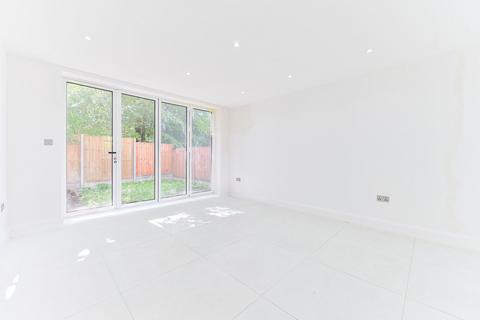 3 bedroom house for sale, 3 Kingswood Way, South Croydon CR2