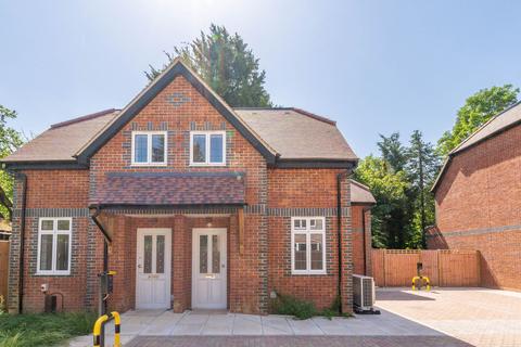 3 bedroom house for sale, 3 Kingswood Way, South Croydon CR2