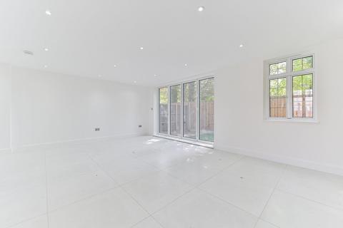 3 bedroom house for sale, 3 Kingswood Way, South Croydon CR2