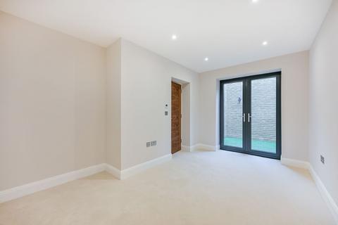2 bedroom flat for sale, London SW19