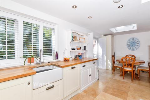 3 bedroom end of terrace house for sale, The Quarries, Maidstone ME17
