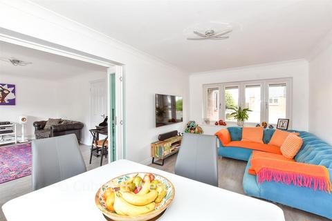 3 bedroom detached house for sale, Waterside Drive, Chichester PO19