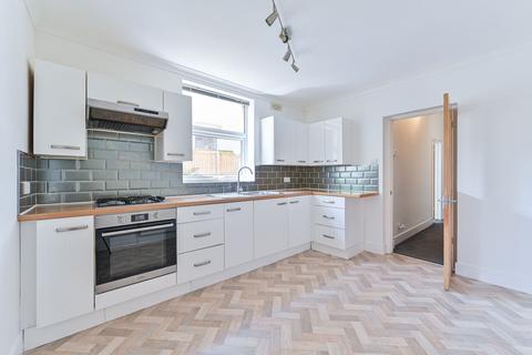 Woodville Road, Thornton Heath, CR7
