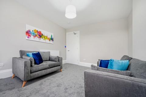 2 bedroom flat to rent, Union Street, Stirling Town, Stirling, FK8