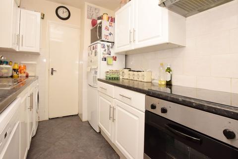 2 bedroom terraced house to rent, WD24, Watford