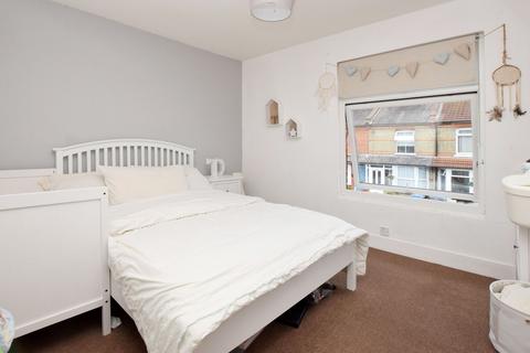 2 bedroom terraced house to rent, WD24, Watford