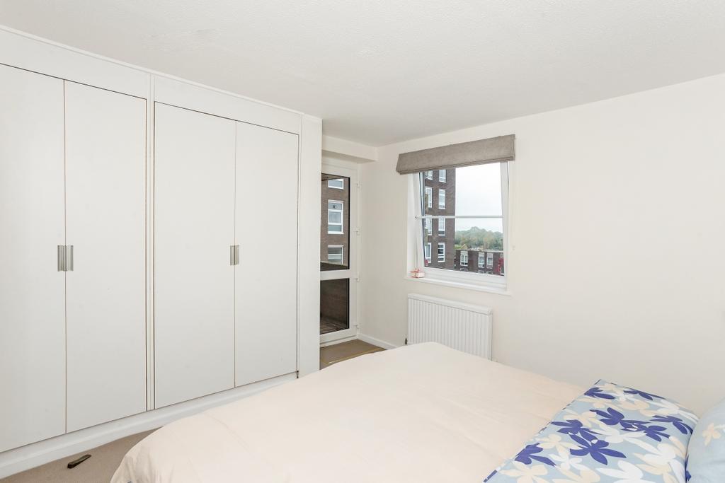 Apartment in London - View 5