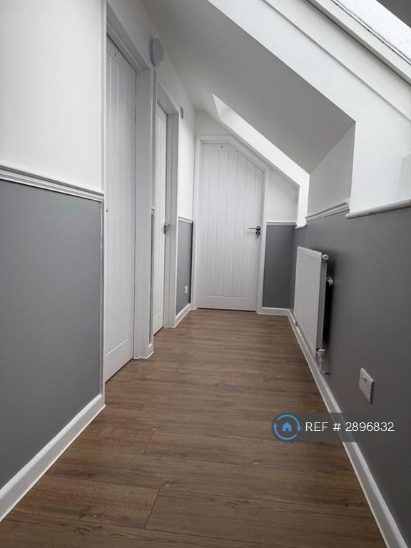 House in Southampton, Aldermoor - More