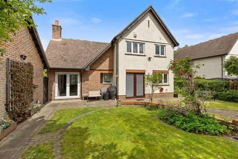 3 bedroom detached house for sale, Wilbury Road, Letchworth Garden City SG6 4JW