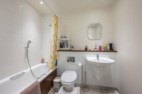 2 bedroom flat for sale, Chapter Way, Colliers Wood, London, SW19