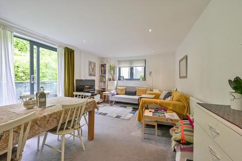 2 bedroom flat for sale, Chapter Way, Colliers Wood, London, SW19