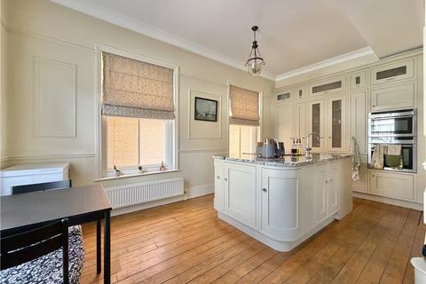 2 bedroom end of terrace house for sale, Middlebridge Street, Romsey, Hampshire