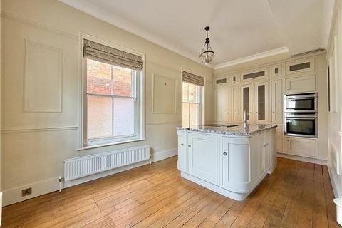 2 bedroom end of terrace house for sale, Middlebridge Street, Romsey, Hampshire