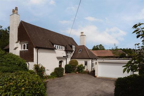4 bedroom detached house for sale, Pendleton Road, Redhill