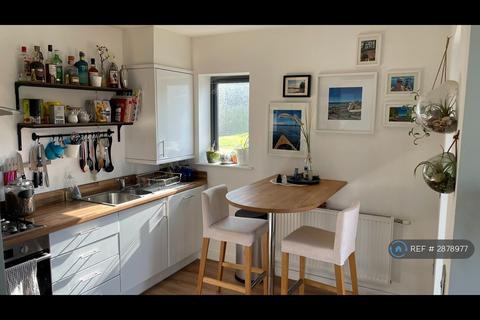 1 bedroom flat to rent, Broadash Close, London, SW16