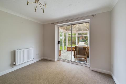 4 bedroom terraced house to rent, Whimbrel Road, Quedgeley, Gloucester, Gloucestershire, GL2