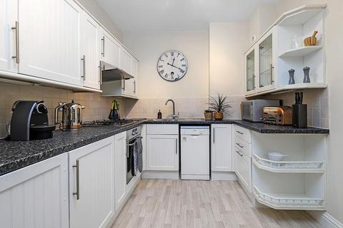 8 bedroom flat for sale, Parchment Street, Winchester, Hampshire SO23
