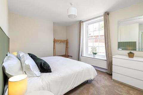 8 bedroom flat for sale, Parchment Street, Winchester, Hampshire SO23