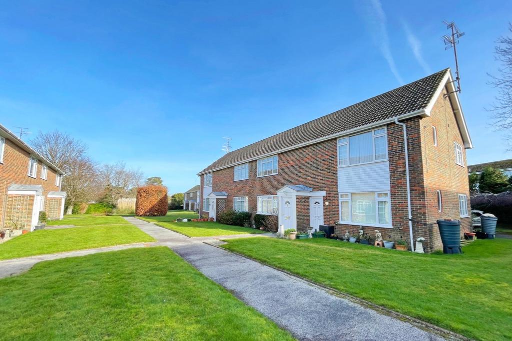 Clerks Acre, Hassocks, West Sussex... 2 bed flat to rent - £1,475 pcm ...