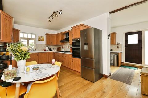 3 bedroom character property for sale, Worksop Road, Steetley, Worksop