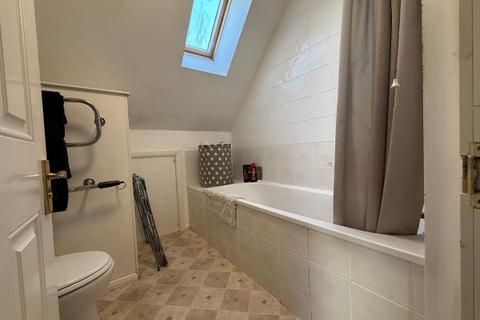 Studio to rent, Stoke Road, Guildford, GU1